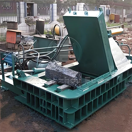 Metal briquetting machine