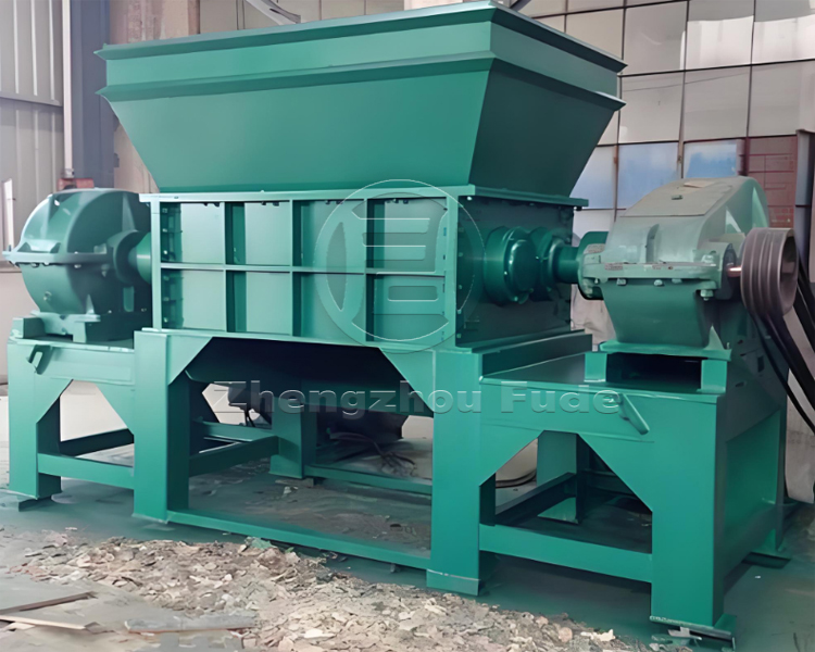 Double axis shredder