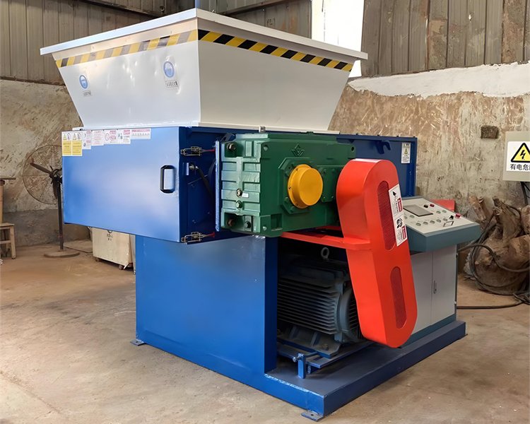 Single-shaft shredder